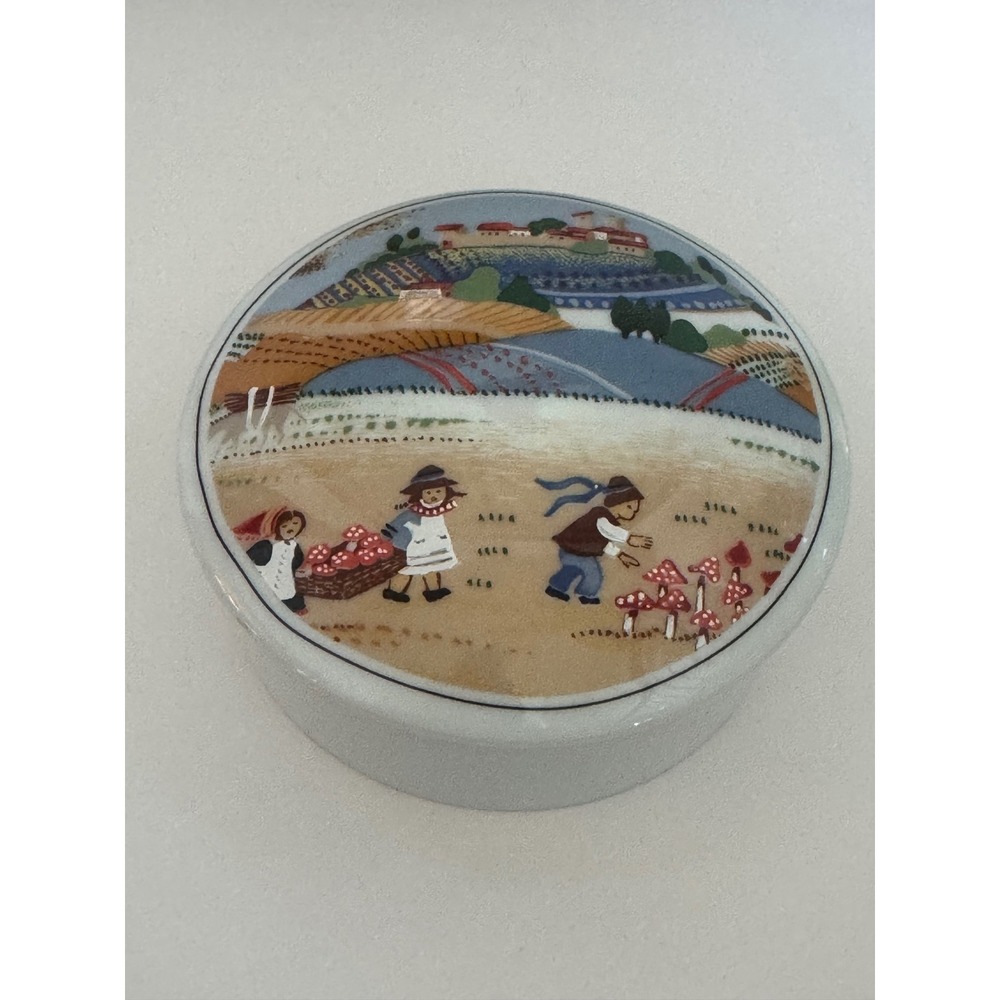 VTG Seltmann Weiden Bavaria Primavera Mediterranea Varetti Trinket Box W Germany